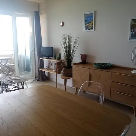 2p En Bord De Avec Parking, 4 Couchages - Le Lavandou - Fr-1-251-909 *