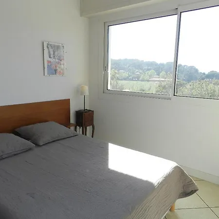 Апартаменты 2p En Bord De Avec Parking, 4 Couchages - Le Lavandou - Fr-1-251-909 *