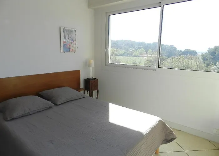 Апартаменты 2p En Bord De Avec Parking, 4 Couchages - Le Lavandou - Fr-1-251-909 *