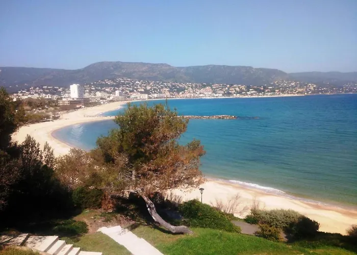 2p En Bord De Avec Parking, 4 Couchages - Le Lavandou - Fr-1-251-909 Апартаменты *